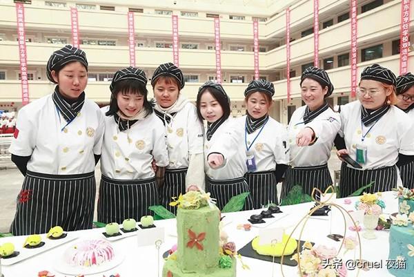 什么手艺好学又赚钱（什么手艺好学又赚钱适合女生做）